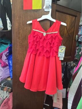 3t brand new princess moana dress from the disney store.Item 890